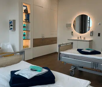 Lipedema clinic room 03 mirror